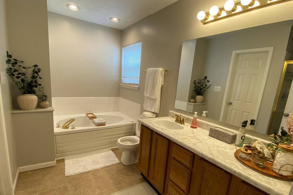 Photo of Bathroom in Wayne