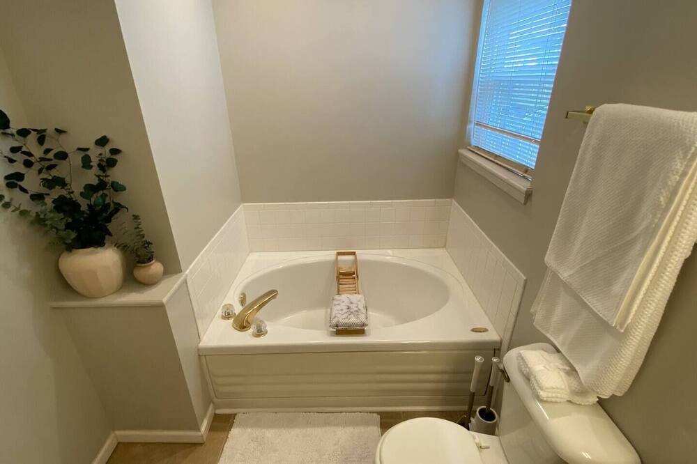 Photo of Bathroom in Wayne