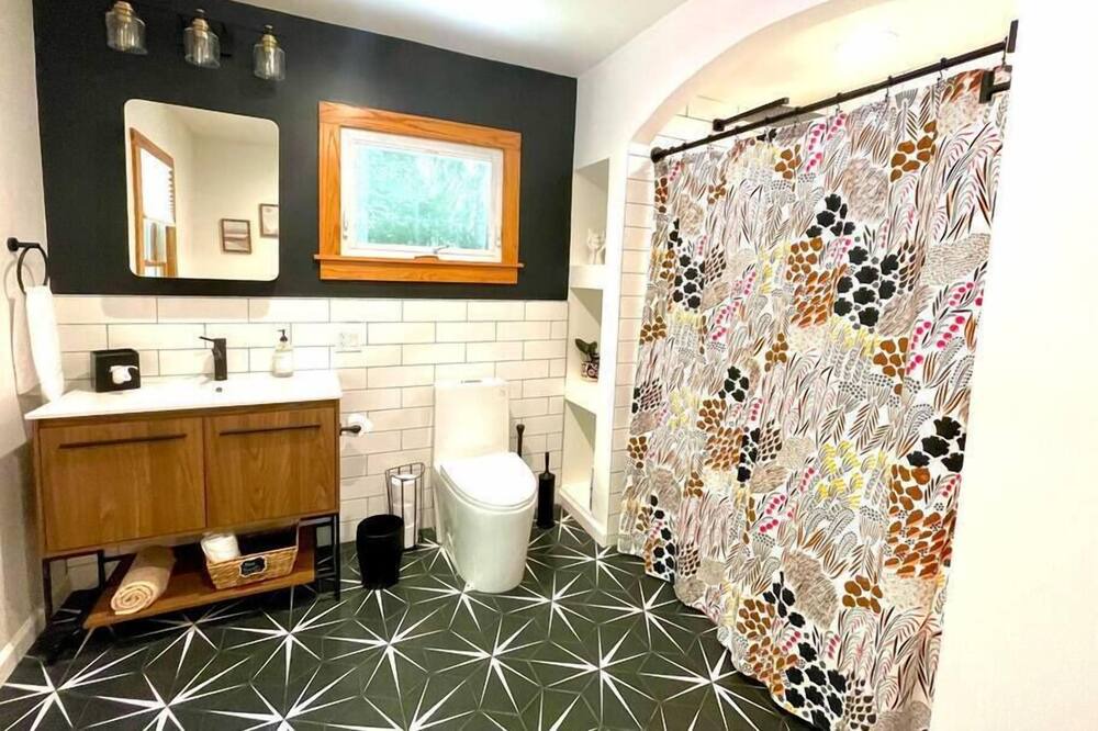 Photo of Bathroom in Jeffersonville