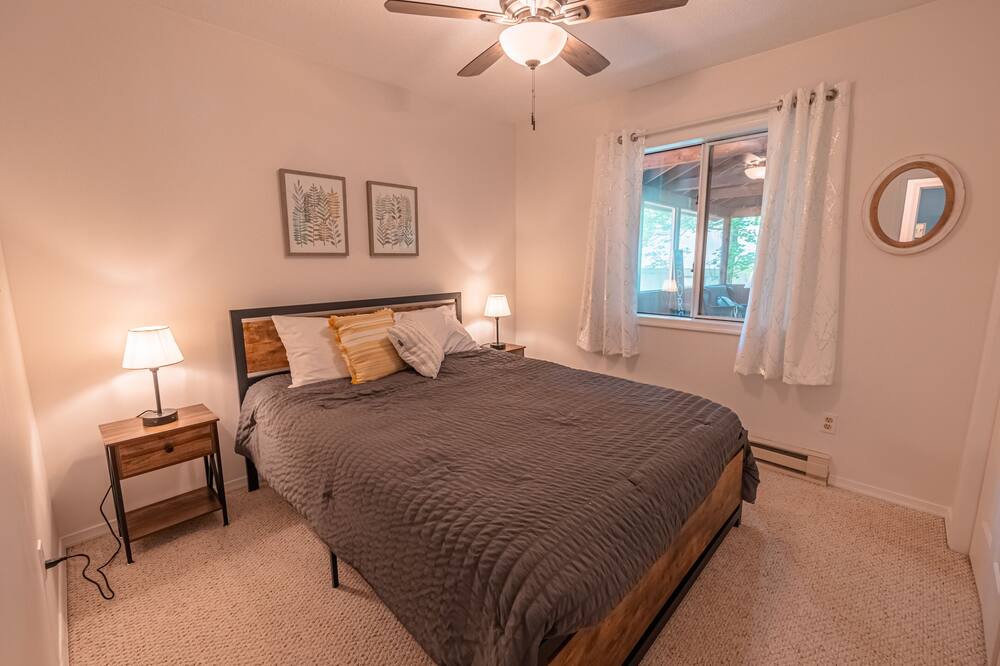 Photo of Bedroom in Hamlin