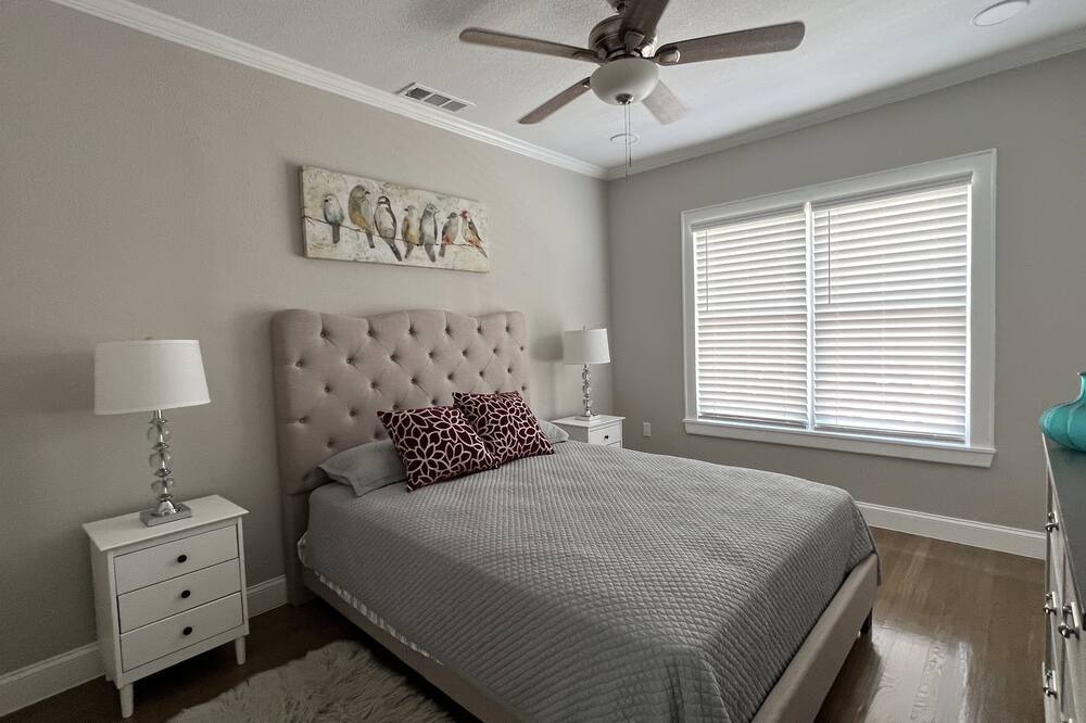 Photo of Bedroom in Knox - Henderson