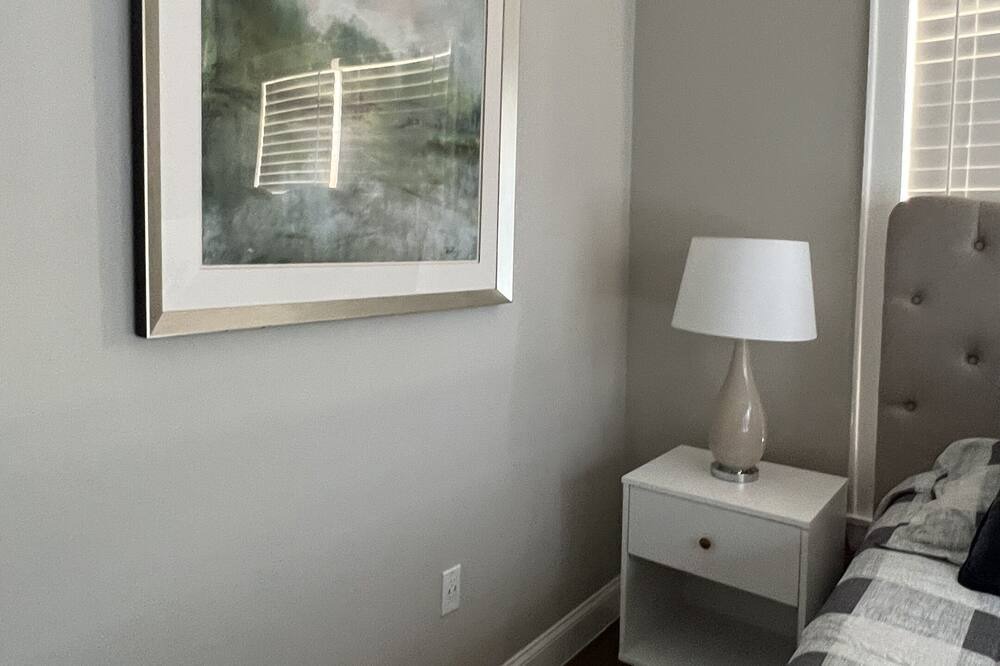Photo of Bedroom in Knox - Henderson