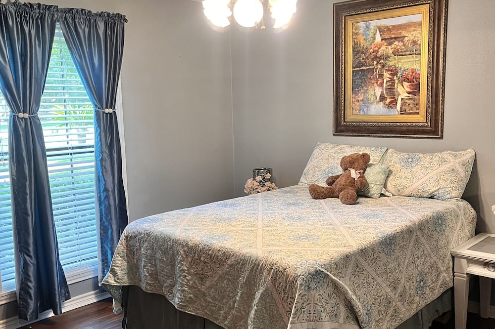 Photo of Bedroom in Bailey's Prairie