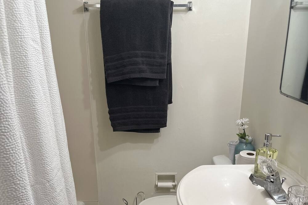Photo of Bathroom in South Forest Park