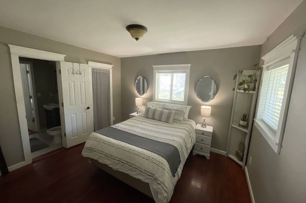 Photo of Bedroom in Potlatch