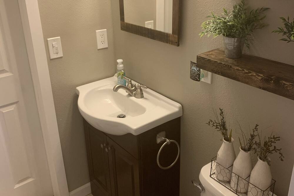 Photo of Bathroom in Potlatch