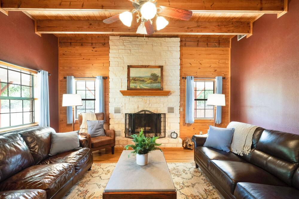 Photo of Livingroom in Oatmeal