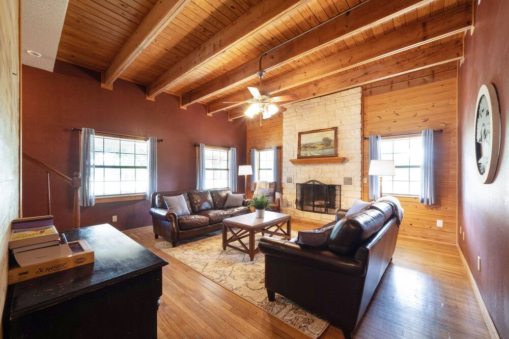 Photo of Livingroom in Oatmeal
