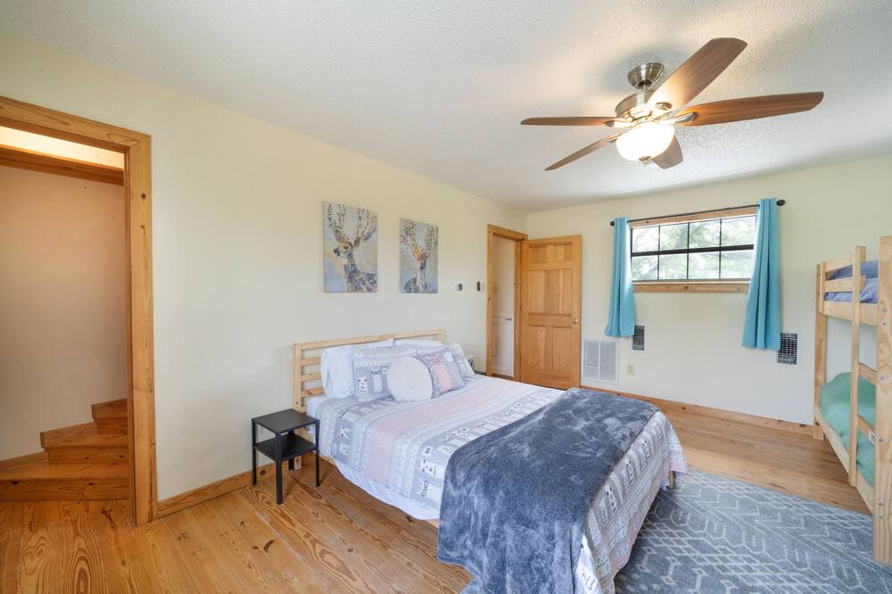 Photo of Bedroom in Oatmeal