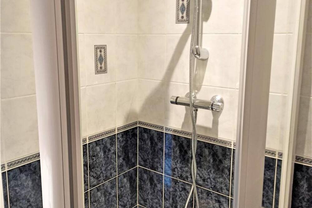 Photo of Bathroom in Vibeuf
