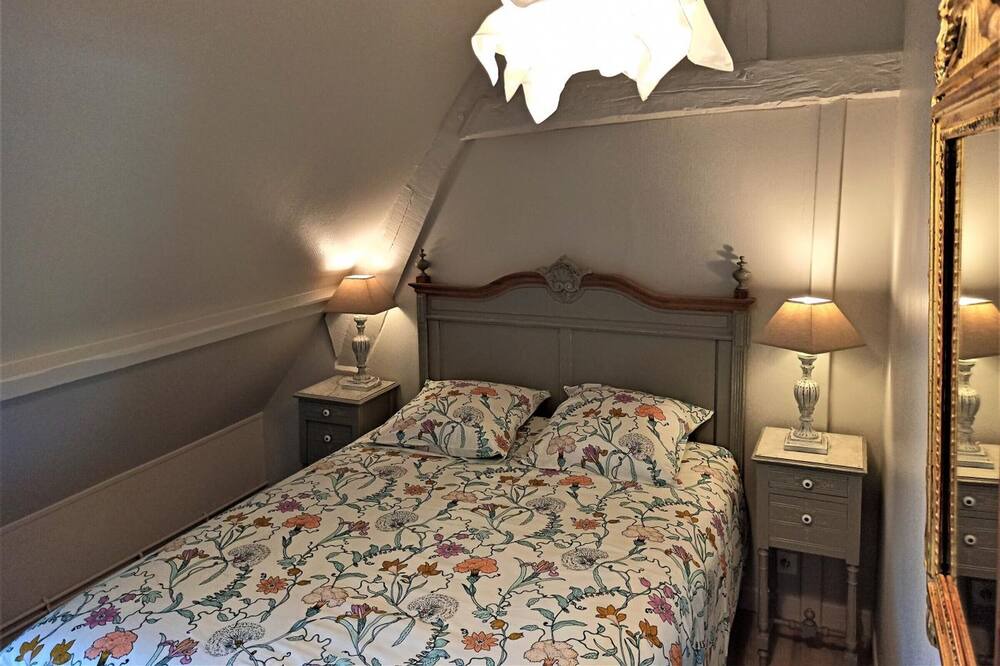 Photo of Bedroom in Vibeuf