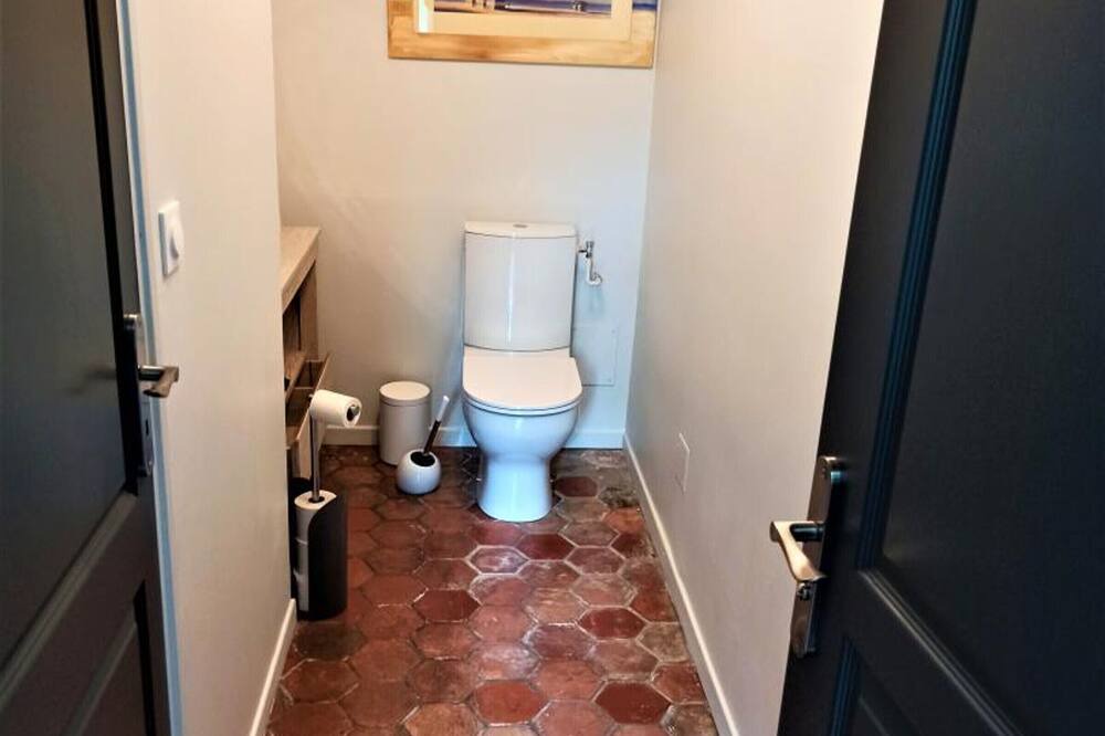Photo of Bathroom in Vibeuf