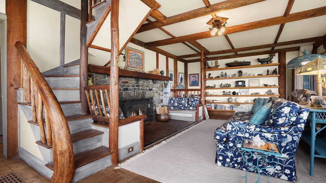 Photo of Livingroom in Rollingbay