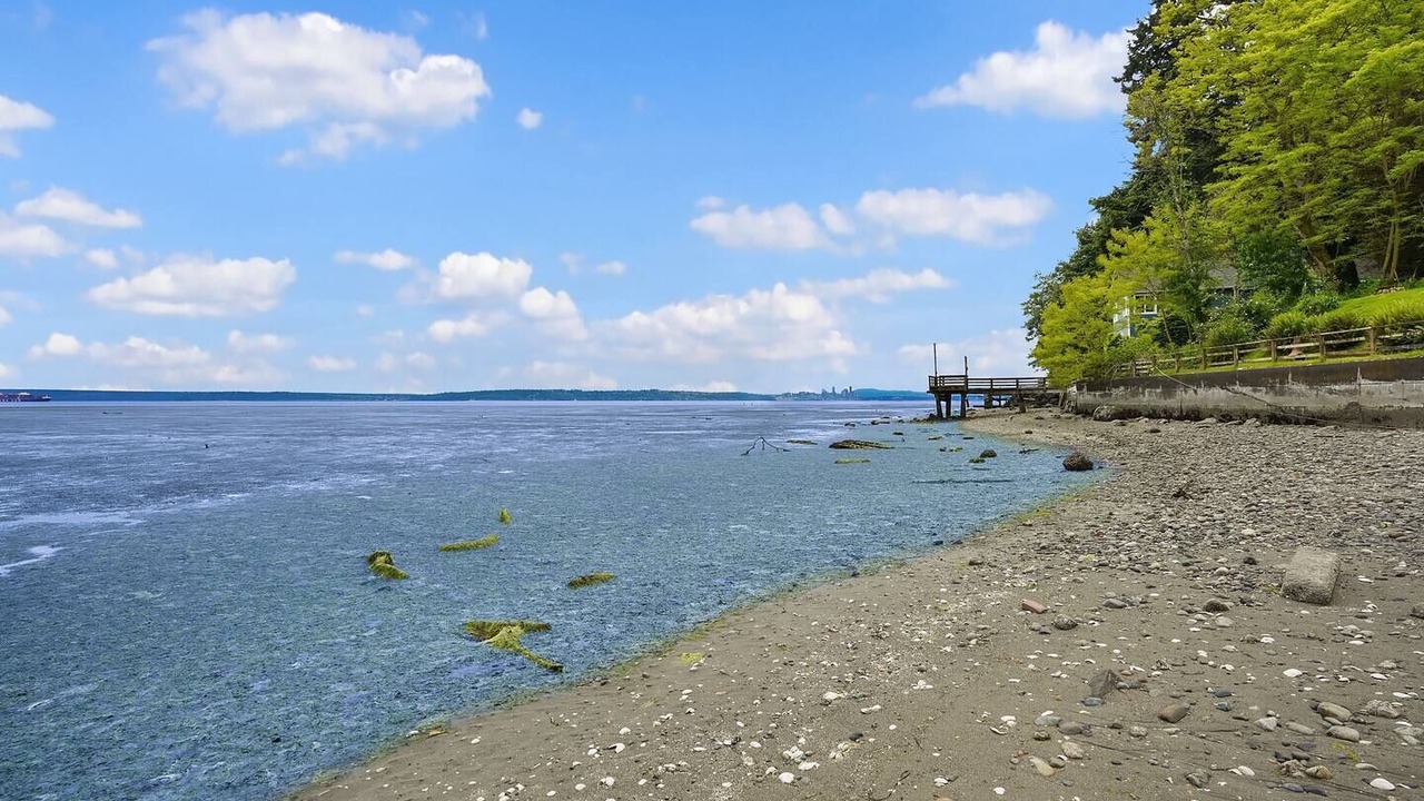 Photo of Others in Rollingbay