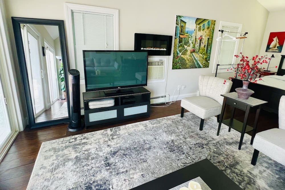 Photo of Livingroom in Northport