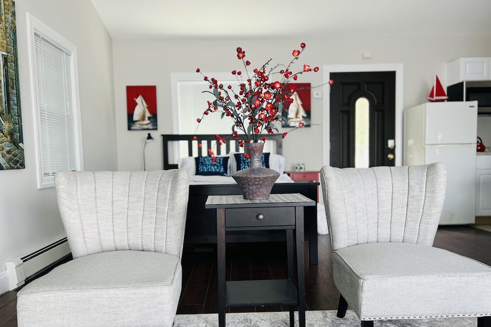 Photo of Livingroom in Northport