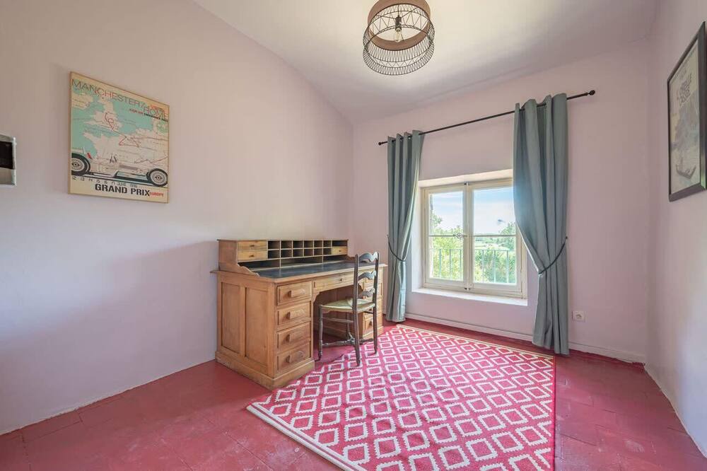 Photo of Bedroom in Le Pontet