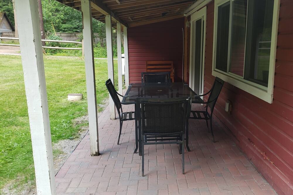 Photo of Patio Balcony in Long Eddy