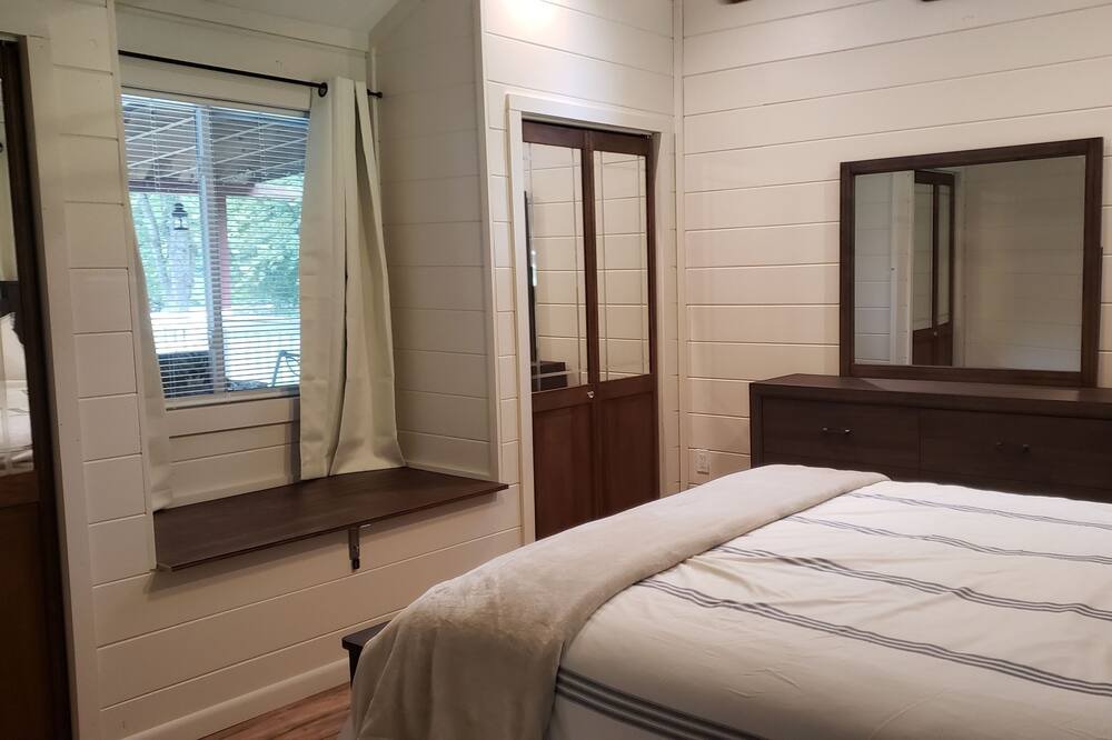 Photo of Bedroom in Long Eddy