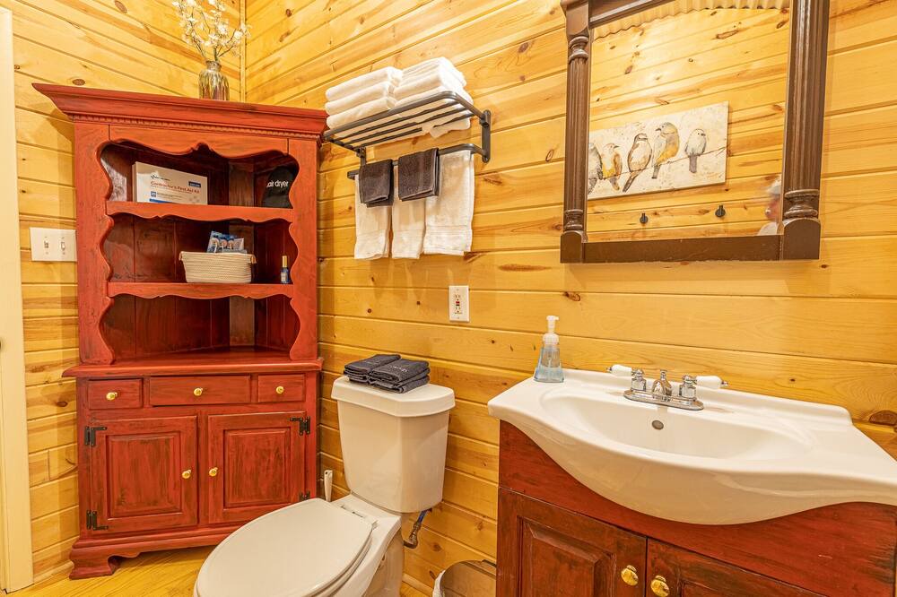 Photo of Bathroom in Navasota