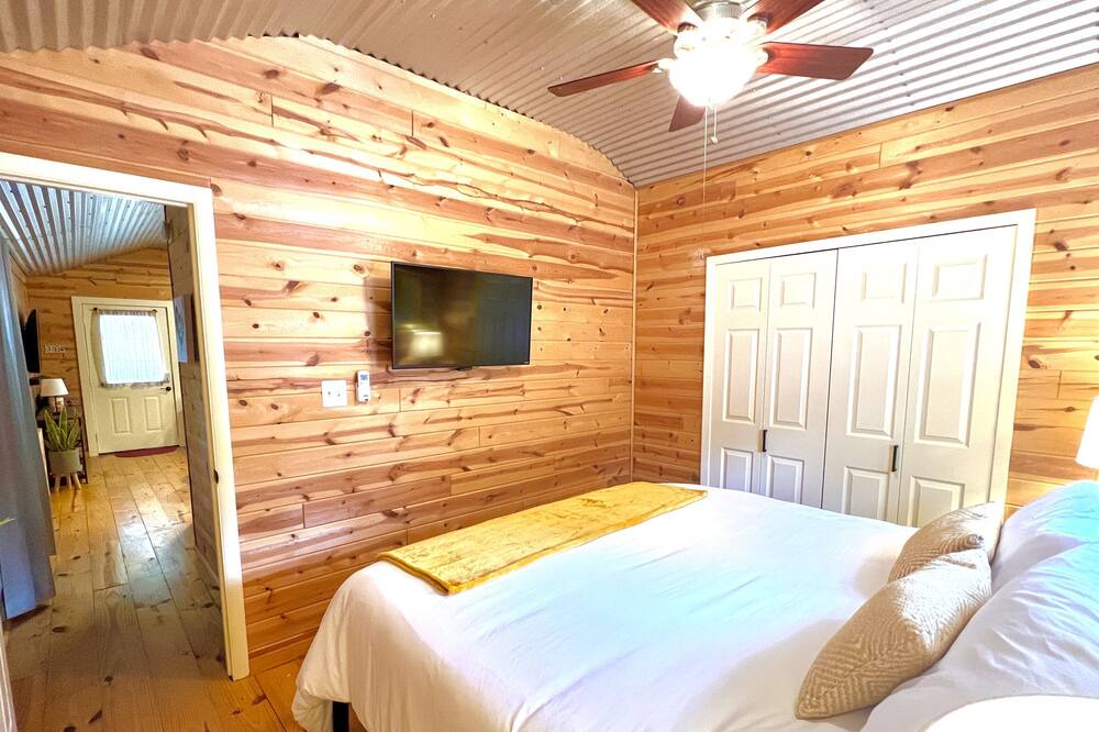 Photo of Bedroom in Navasota