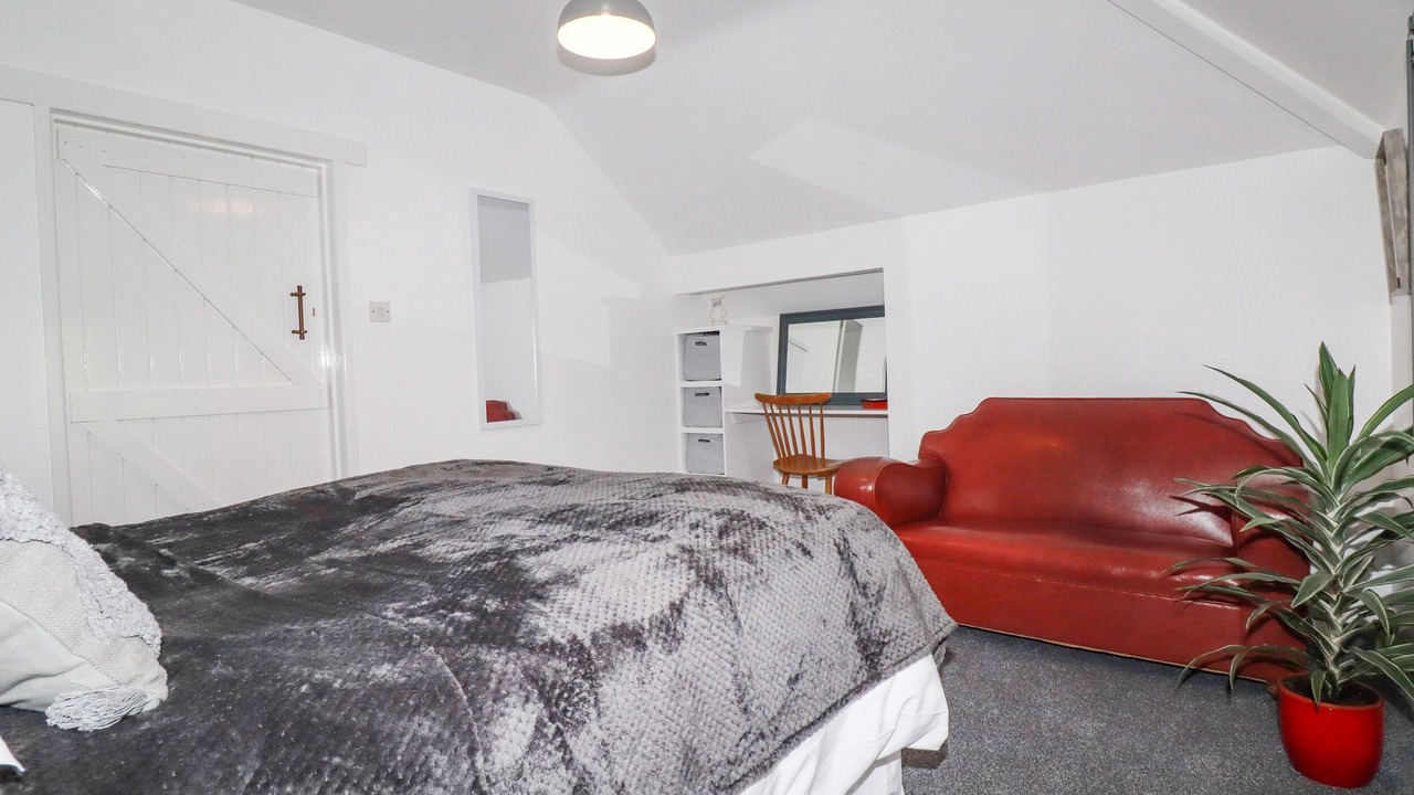 Photo of Others in Saint Kew