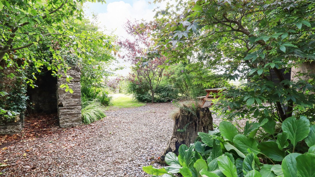 Photo of Others in Saint Kew