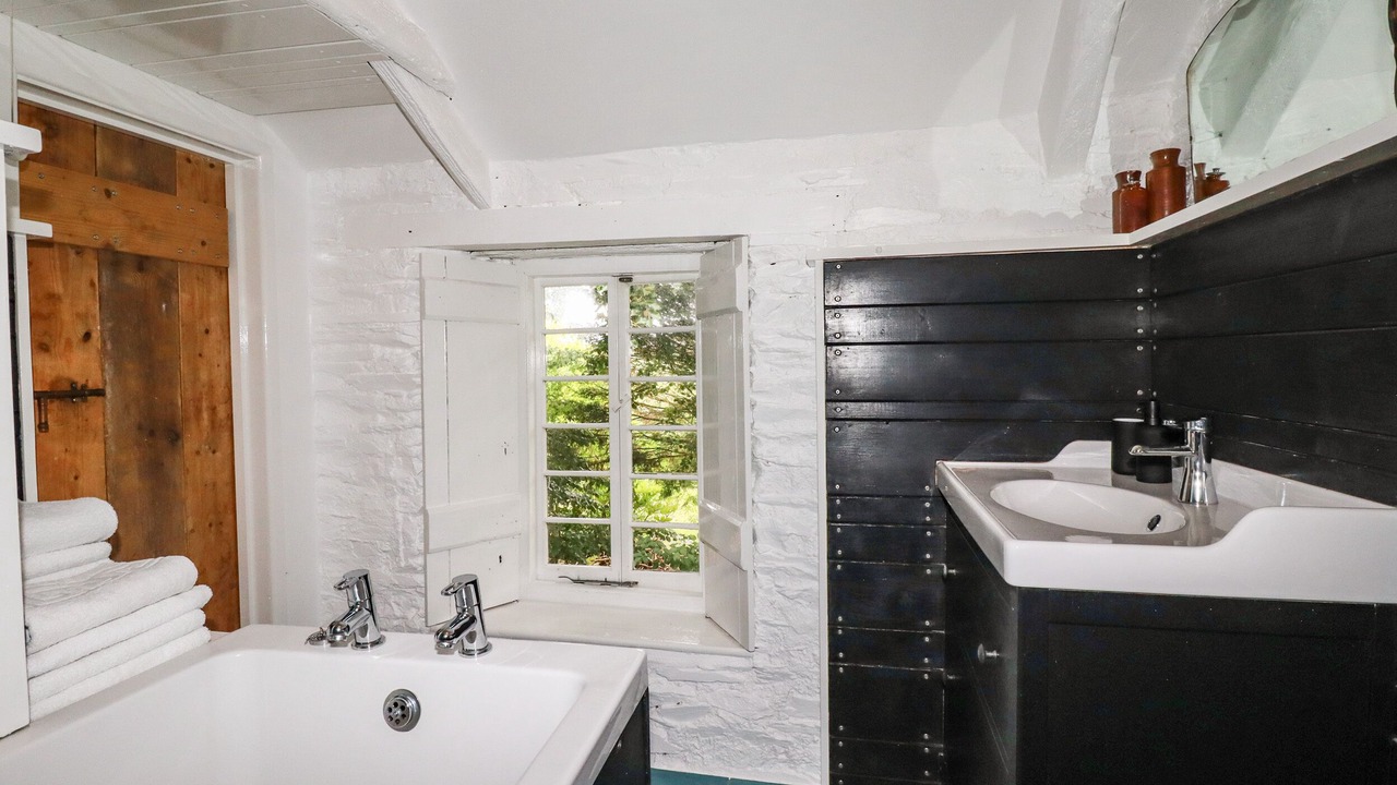 Photo of Bathroom in Saint Kew