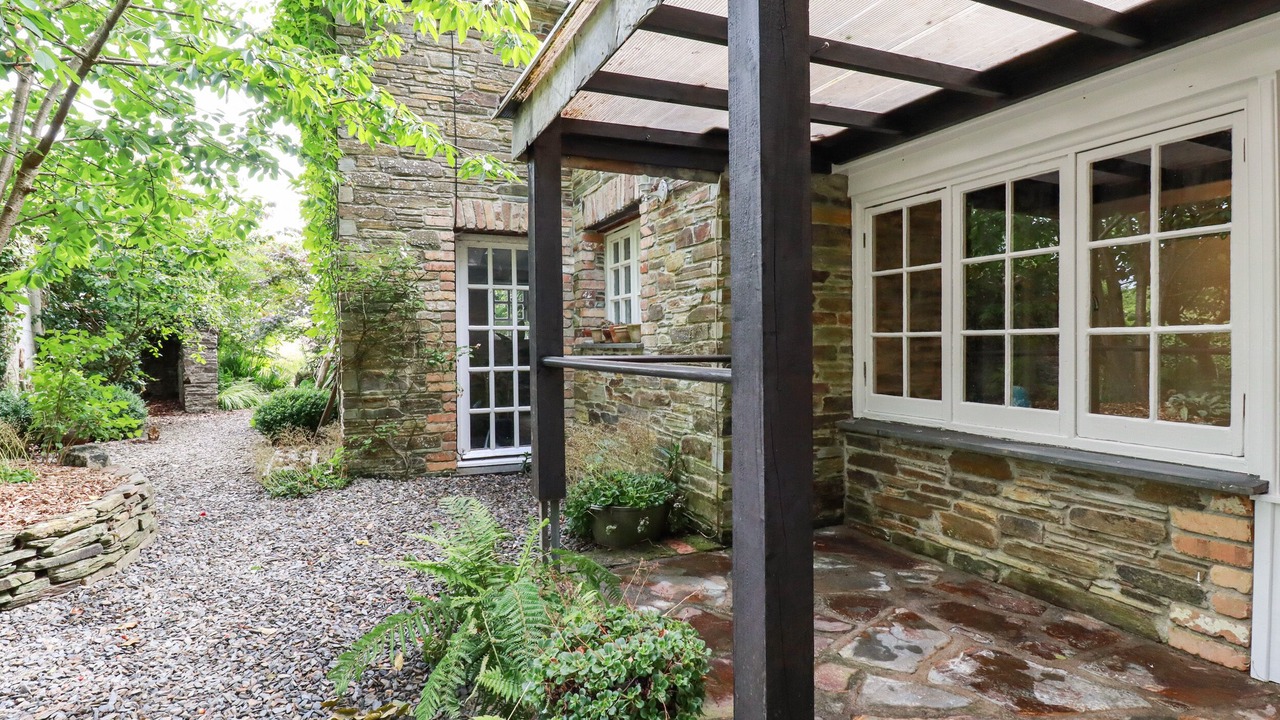 Photo of Others in Saint Kew