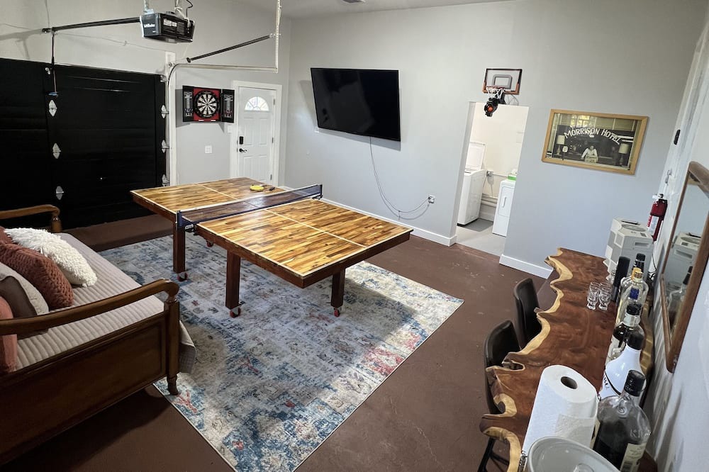 Photo of Livingroom in Jonesville