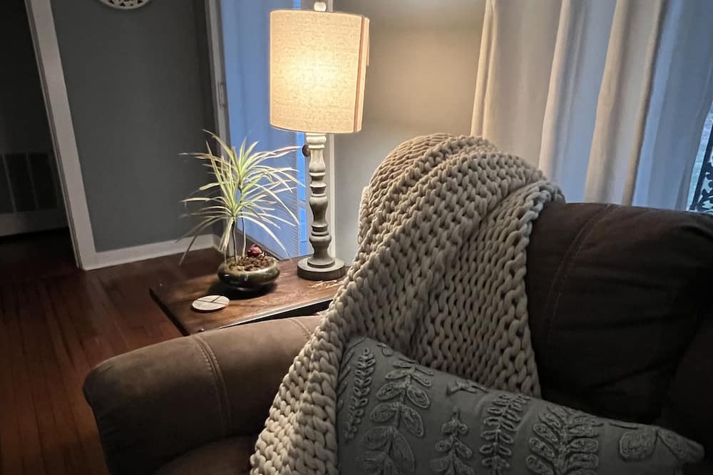 Photo of Livingroom in Jonesville