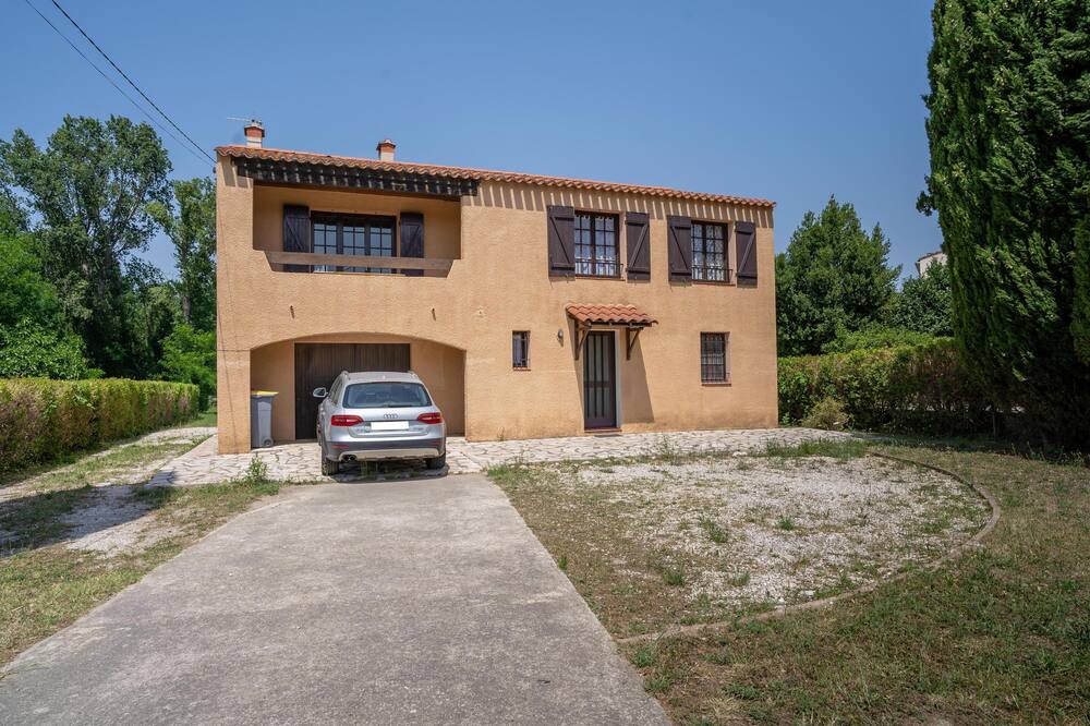 Photo of Outdoor in Vinca