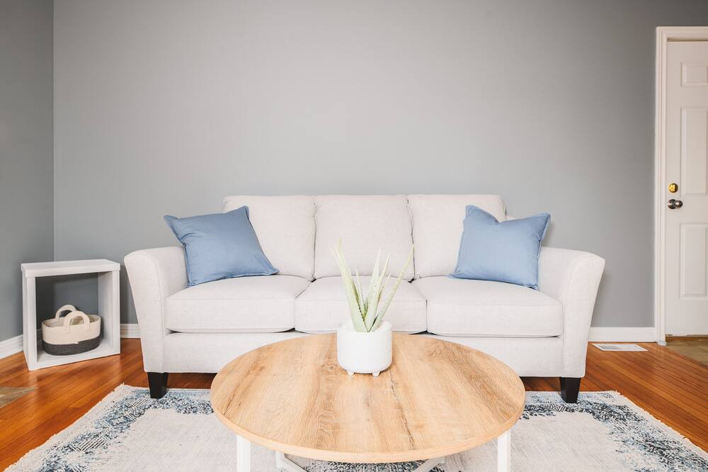 Photo of Livingroom in Sarnia