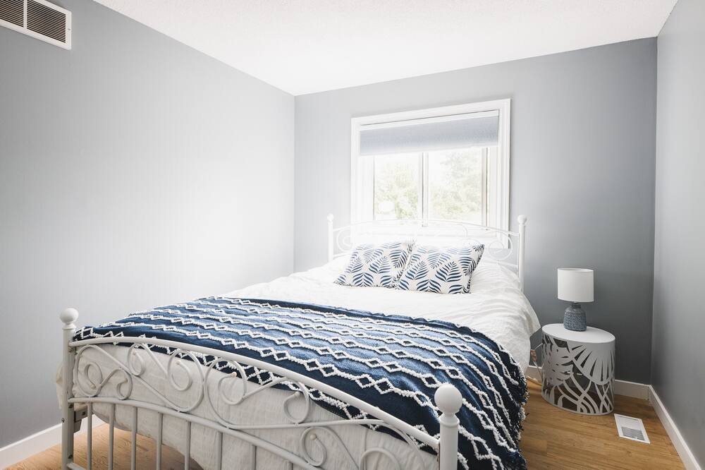 Photo of Bedroom in Sarnia