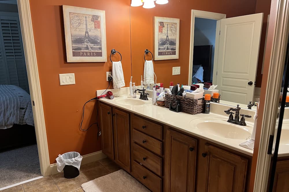 Photo of Bathroom in Pelham