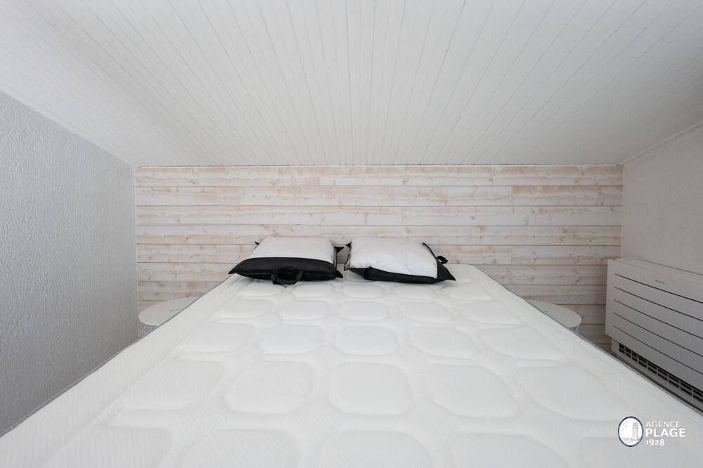 Photo of Bedroom in La Chaume
