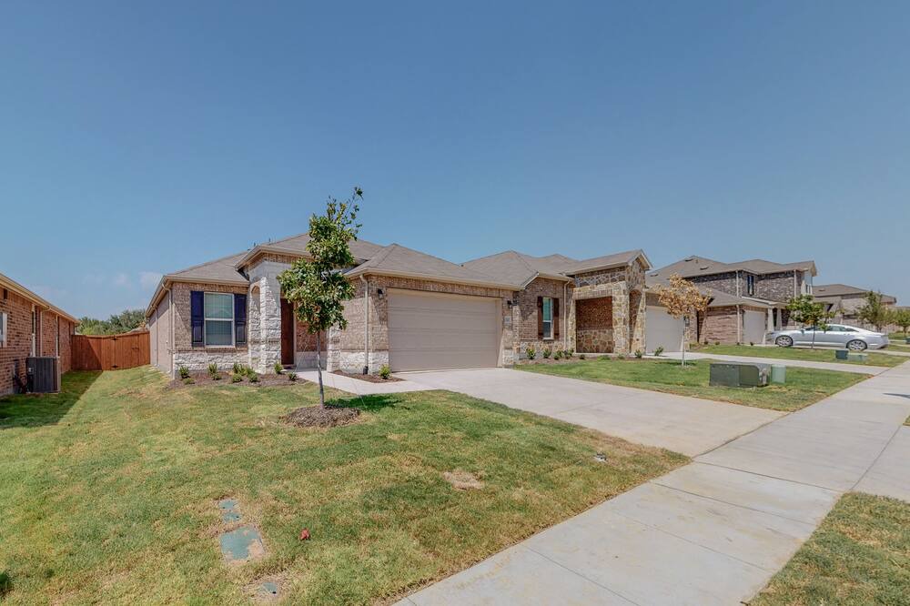 Photo of Outdoor in Aubrey