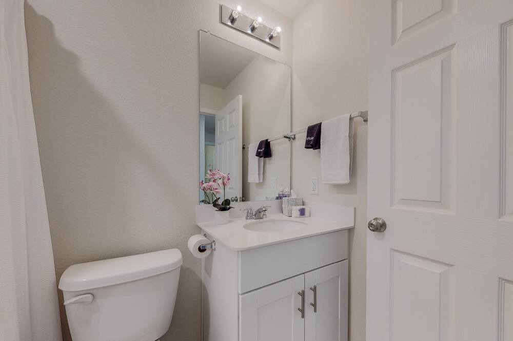 Photo of Bathroom in Aubrey