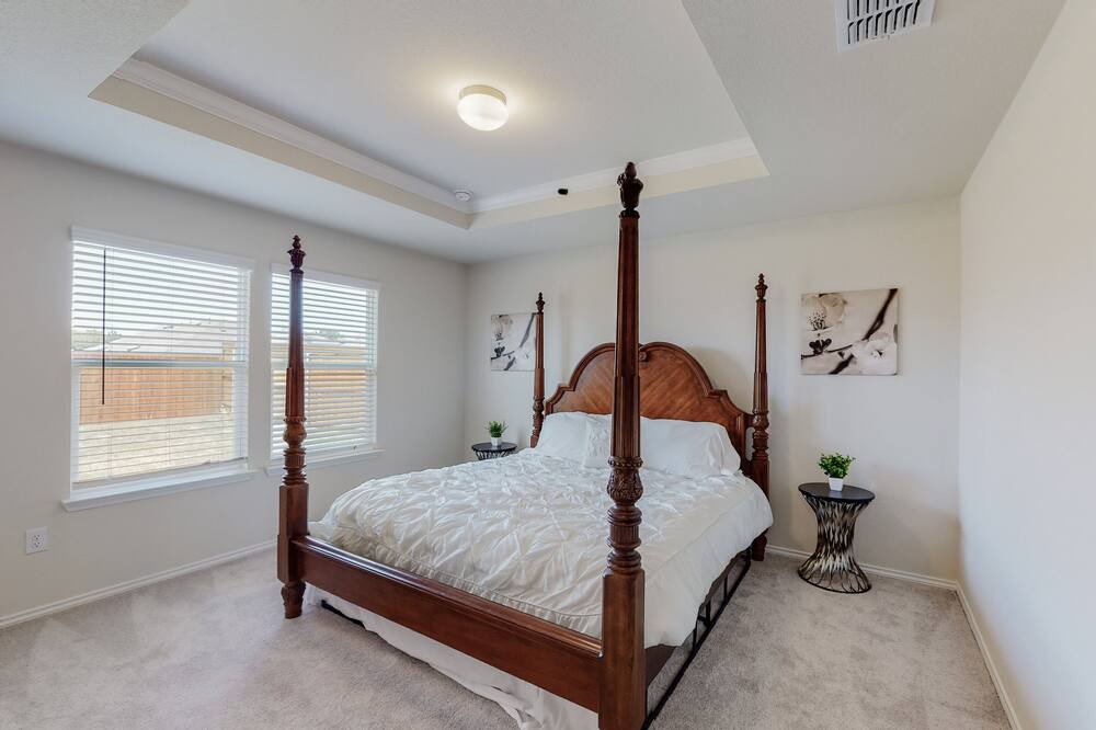 Photo of Bedroom in Aubrey