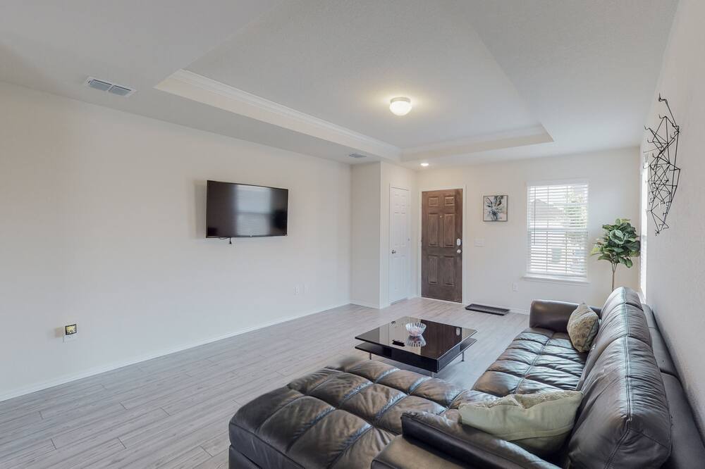 Photo of Bedroom in Aubrey