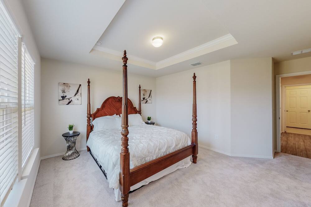 Photo of Bedroom in Aubrey