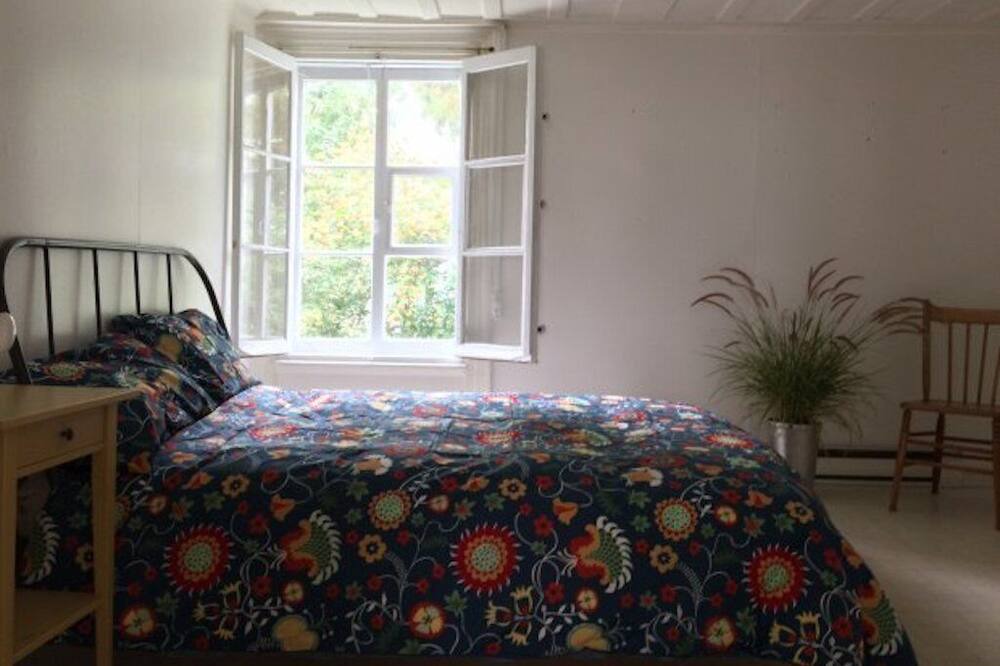 Photo of Bedroom in Saint-Michel-de-Bellechasse