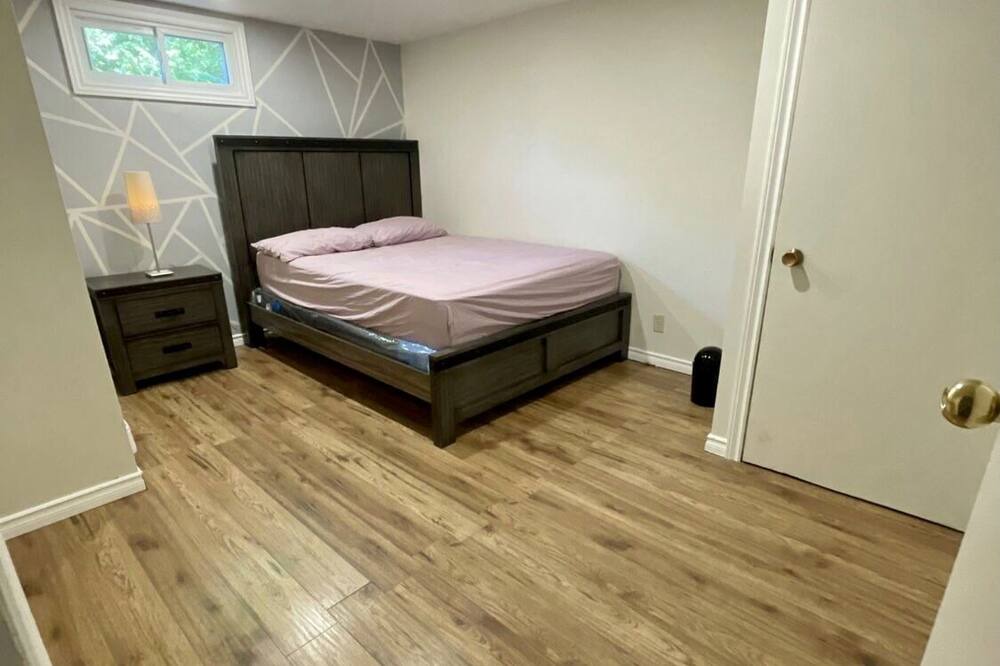 Photo of Bedroom in Colpoys Bay