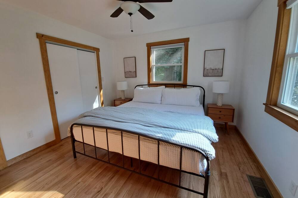 Photo of Bedroom in Sunapee