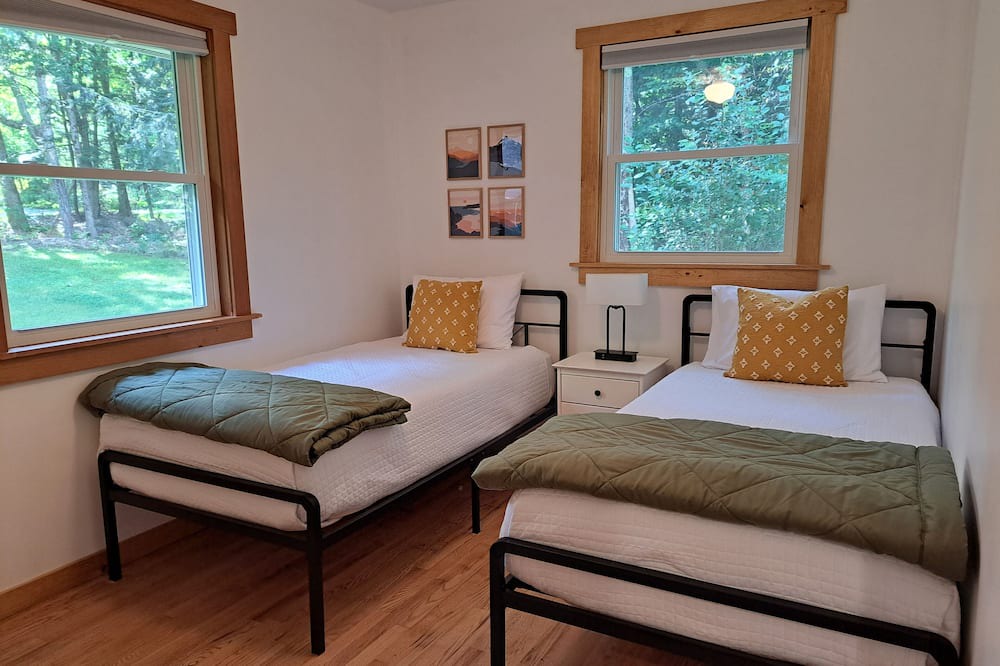 Photo of Bedroom in Sunapee