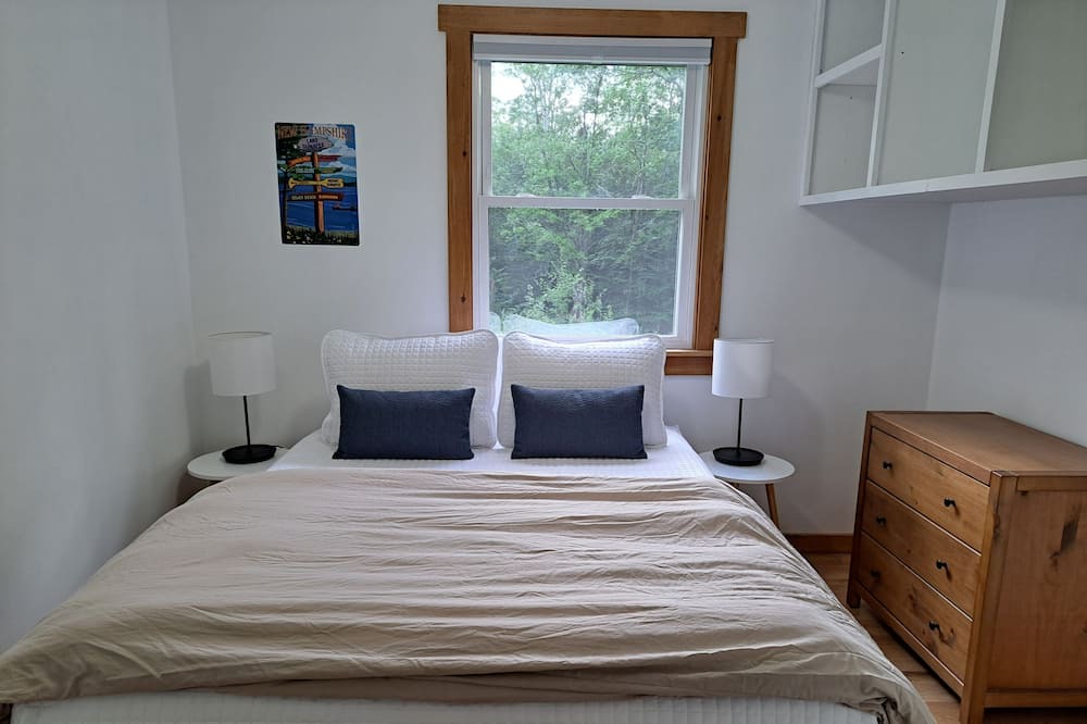 Photo of Bedroom in Sunapee