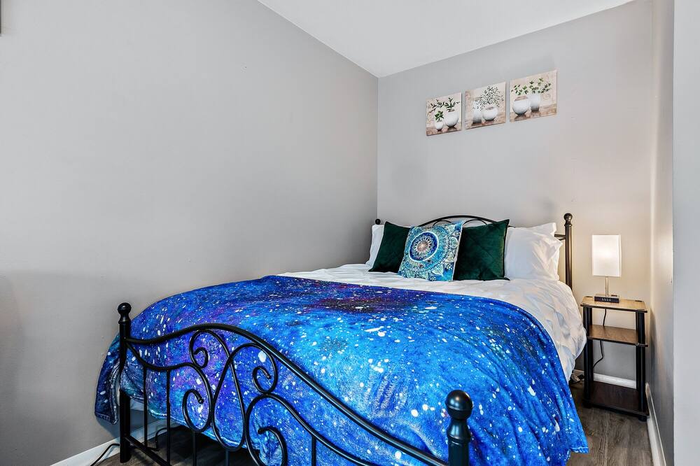 Photo of Bedroom in Aurora