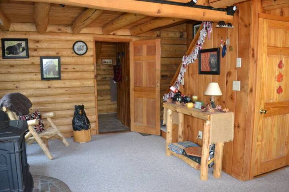 Photo of Livingroom in Ellsworth