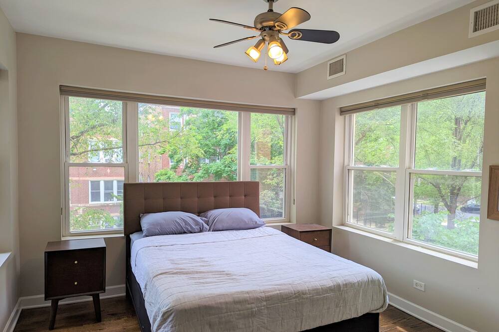 Photo of Bedroom in Albany Park
