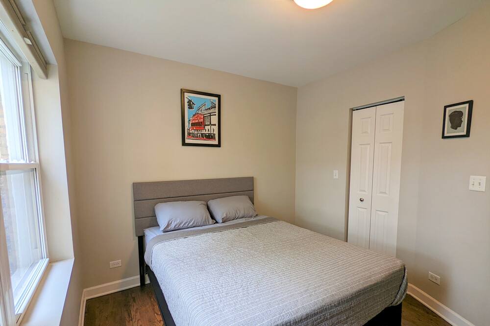 Photo of Bedroom in Albany Park